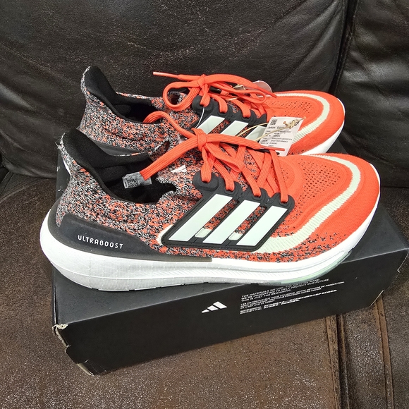 adidas Men's UltraBOOST Lightweight Knit Running Shoes Size 9 - Picture 5 of 7